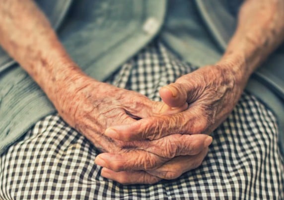 sudden joint pain in hands